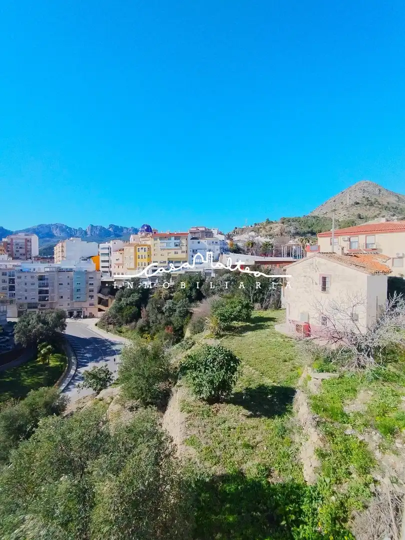 Vista exterior de Casa o xalet en venda en Callosa d'en Sarrià amb Jardí privat