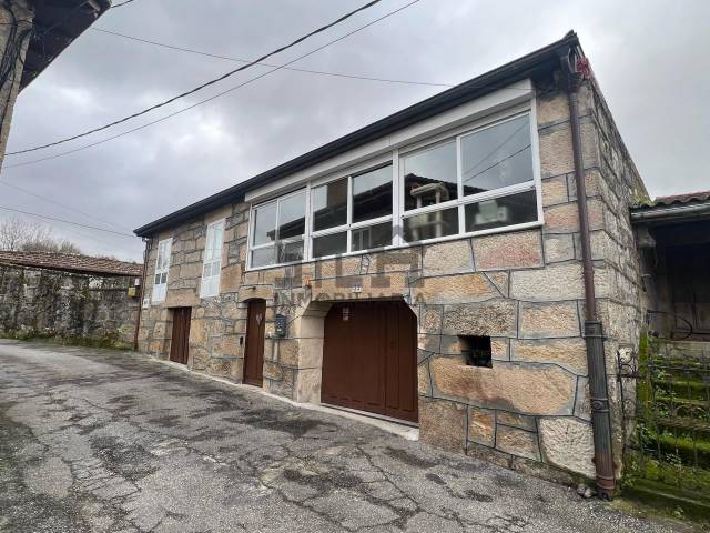 Casa-chalet en Venta en A Bola