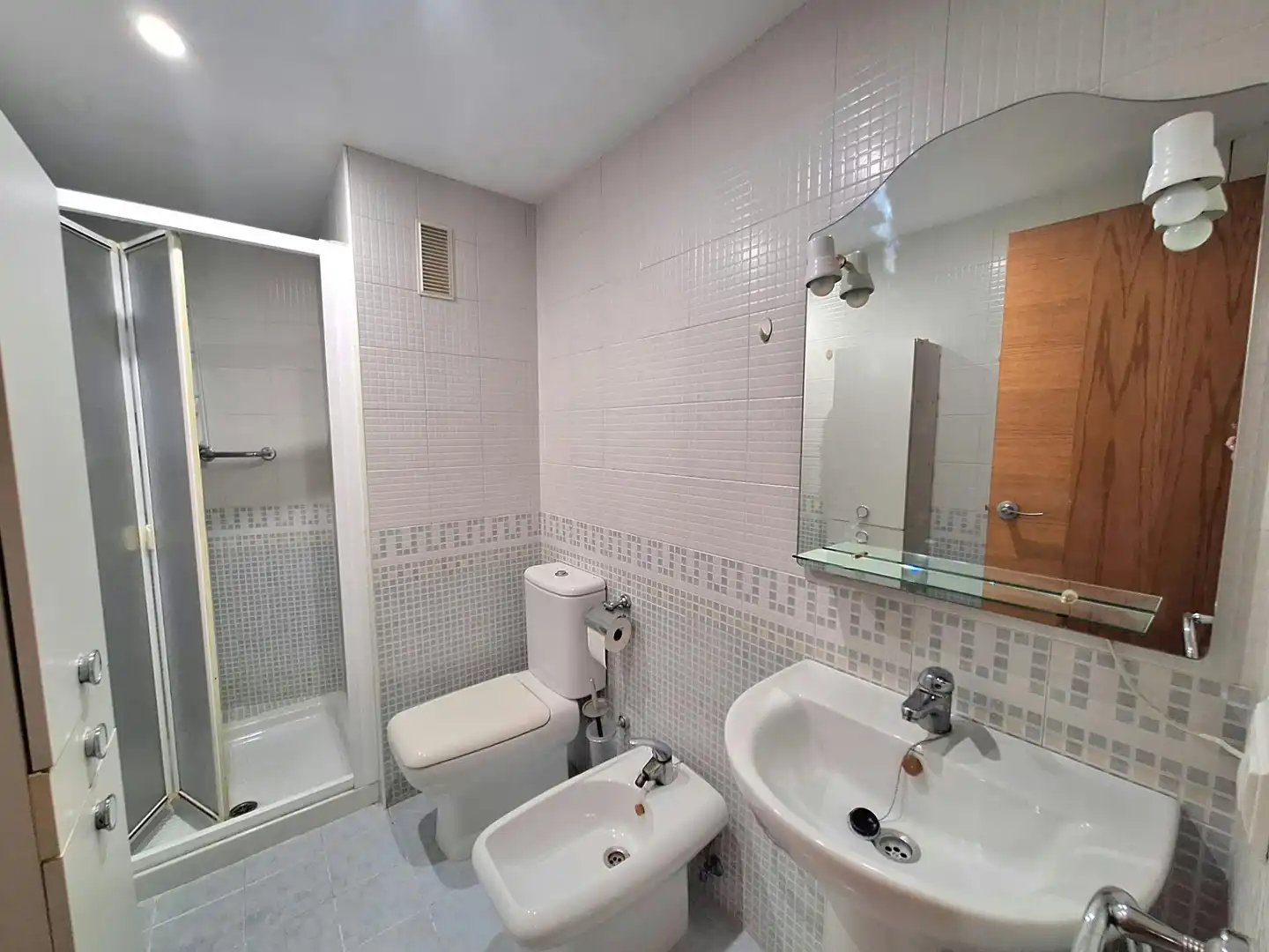 Bathroom of Flat for sale in Carcaixent, Valencia