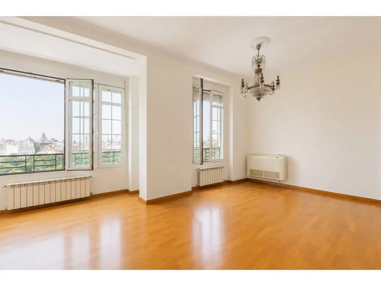 Wohnzimmer von Wohnung zum Verkauf in Valencia mit Klimaanlage, Heizung und Parkett