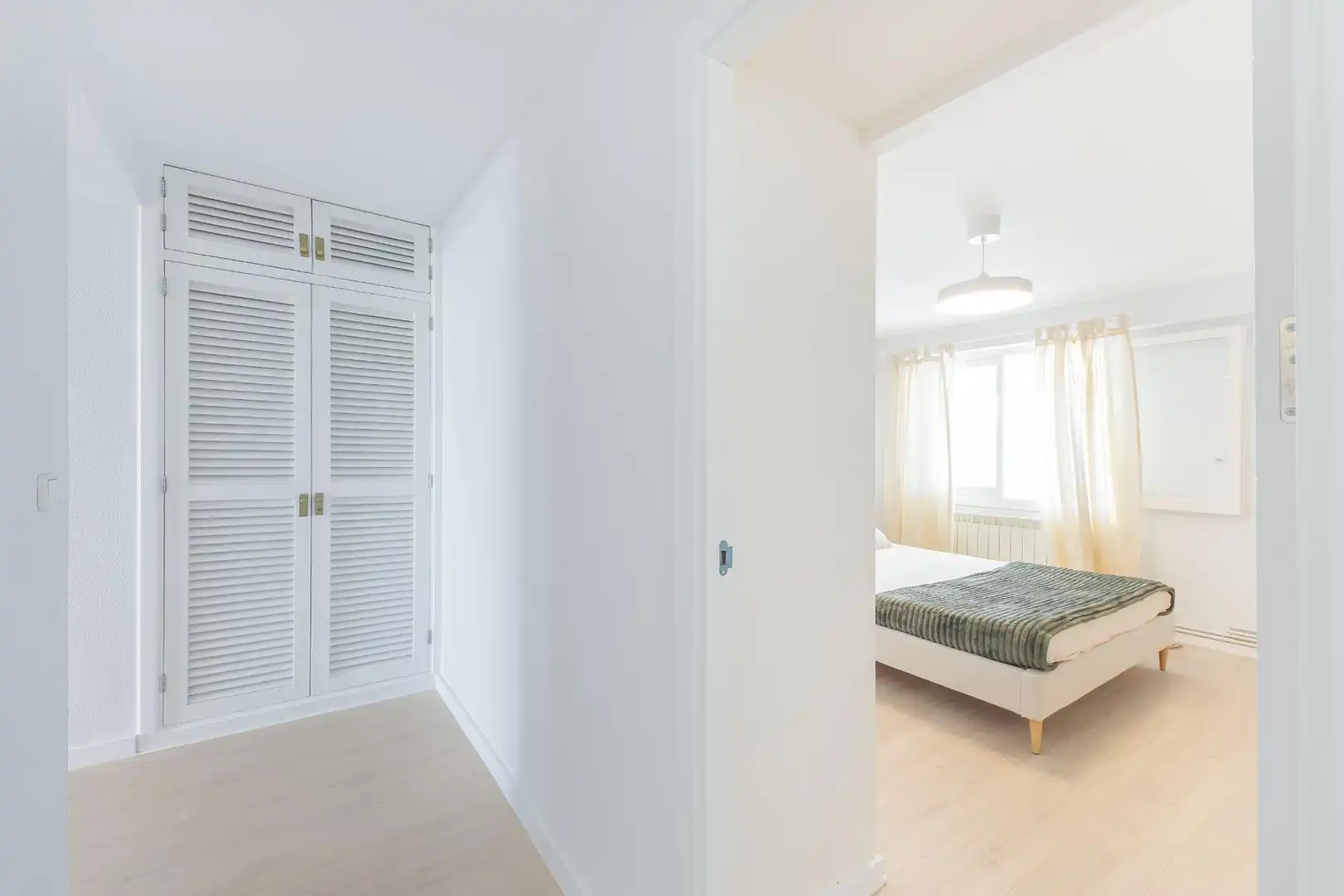 Schlafzimmer von Dachboden zur Miete in  Palma de Mallorca mit Klimaanlage, Heizung und Parkett