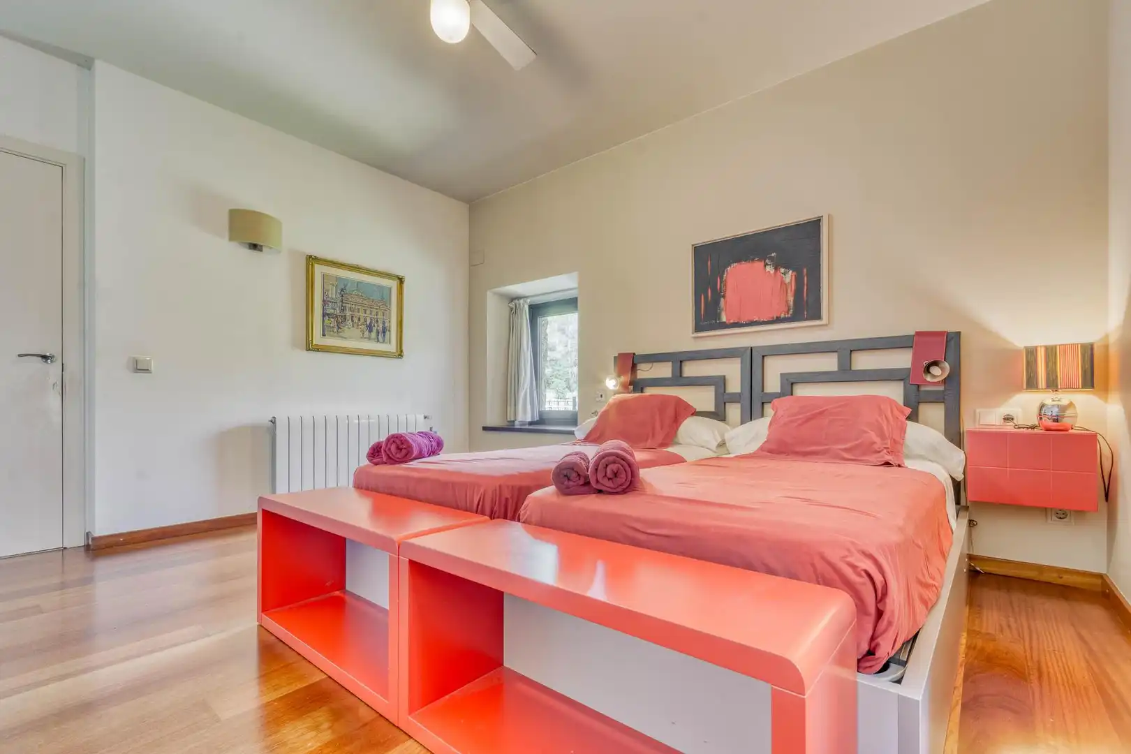 Habitación de Finca rústica en venta en Boadella i les Escaules con Calefacción, Jardín privado y Terraza