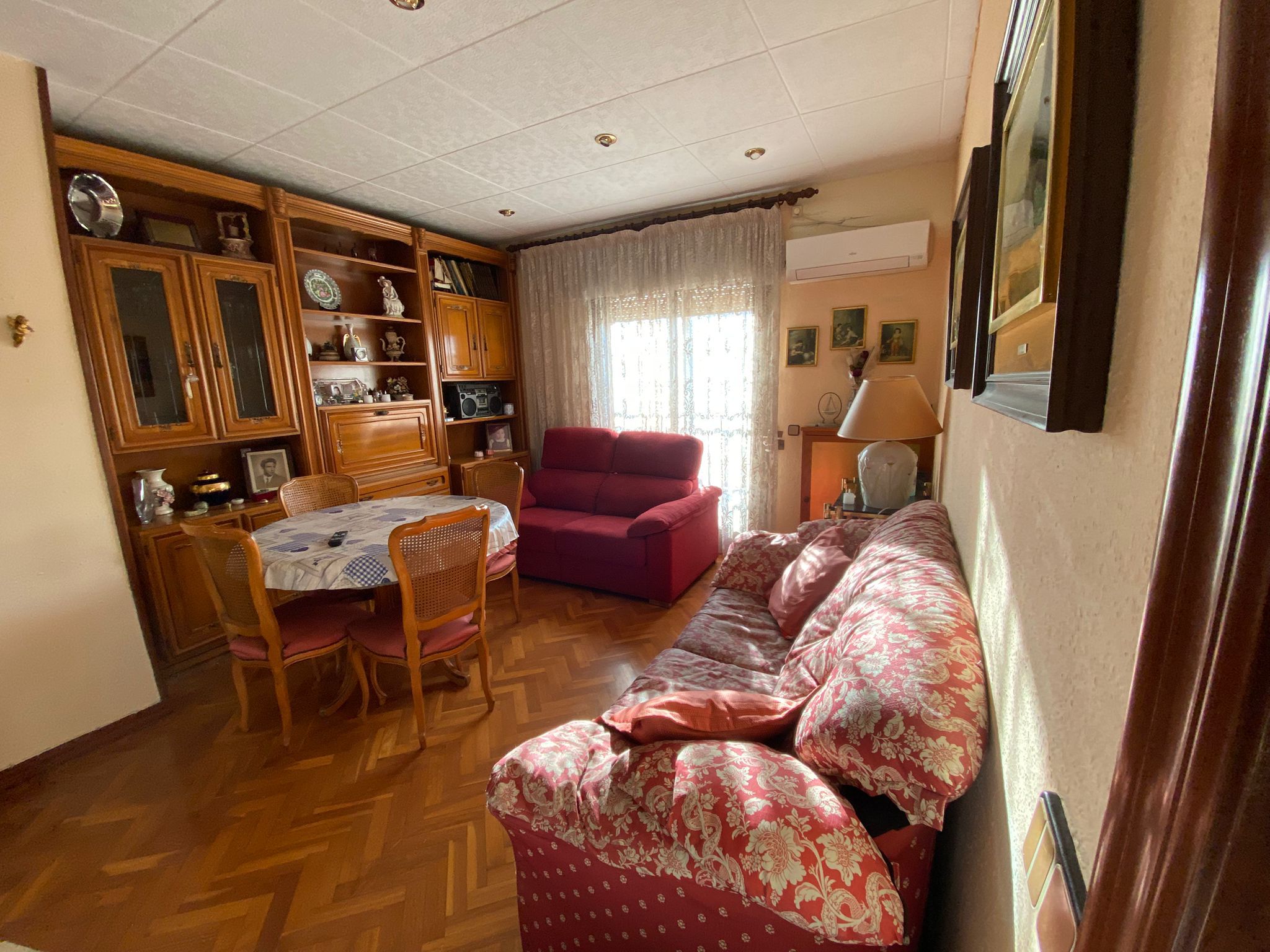 Sala d'estar de Àtic en venda en L'Hospitalet de Llobregat amb Terrassa