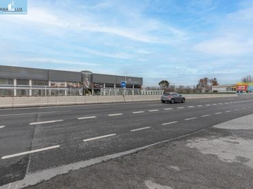 Local comercial en venda a Santa Fe