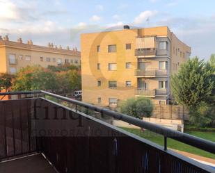 Vista exterior de Pis en venda en Manresa amb Forn i Balcó