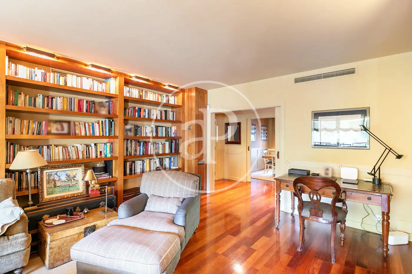 Sala de estar de Piso en venta en Barcelona con Aire acondicionado, Calefacción y Jardín privado
