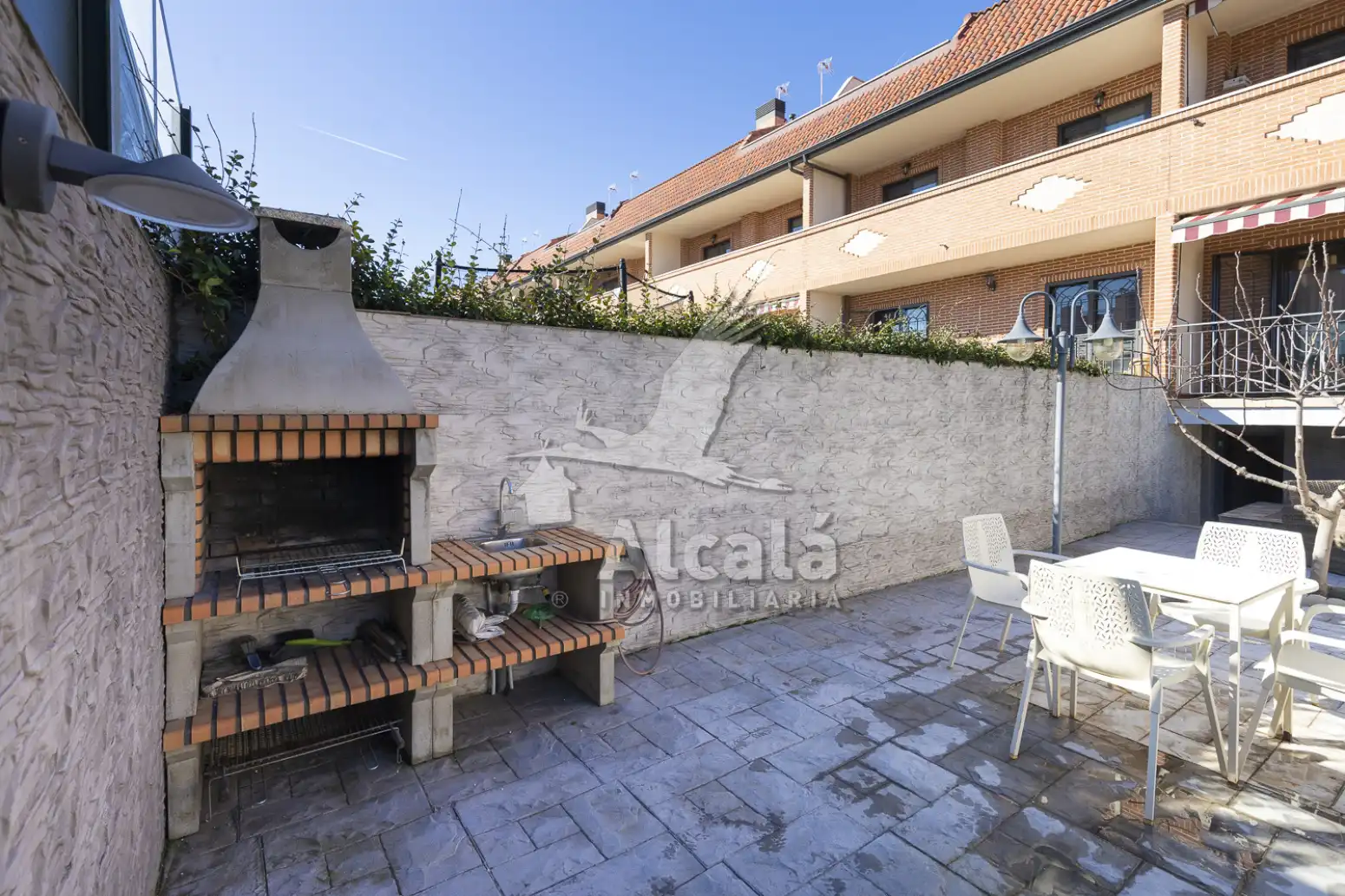 Jardí de Casa o xalet en venda en Alcalá de Henares amb Aire condicionat, Calefacció i Jardí privat