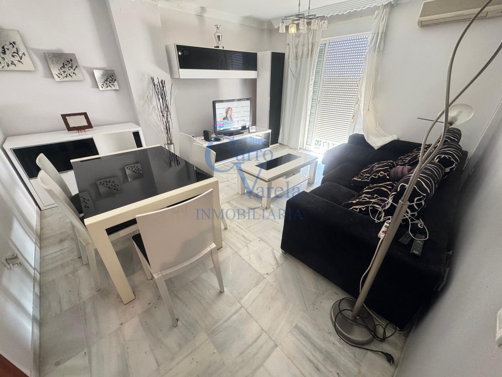 Sala d'estar de Dúplex en venda en Dos Hermanas amb Terrassa i Traster