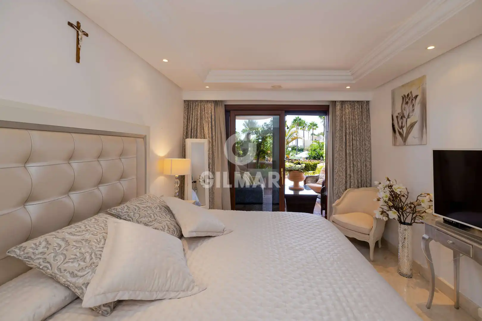 Habitación de Planta baja en venta en Estepona con Calefacción, Jardín privado y Trastero