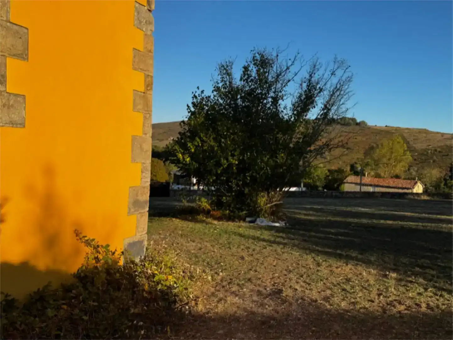 Vista exterior de Casa o chalet en venta en Las Rozas de Valdearroyo  con Jardín privado y Balcón