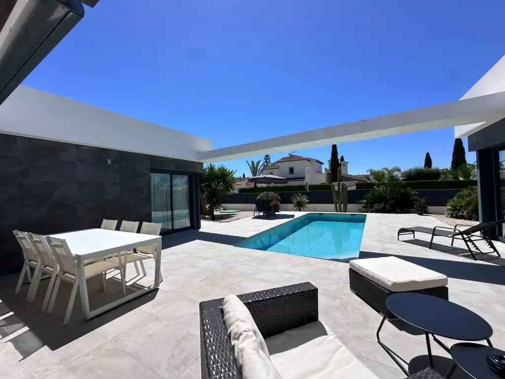Casa amb piscina en venda a Carrer de la Cuereta, imagen 6