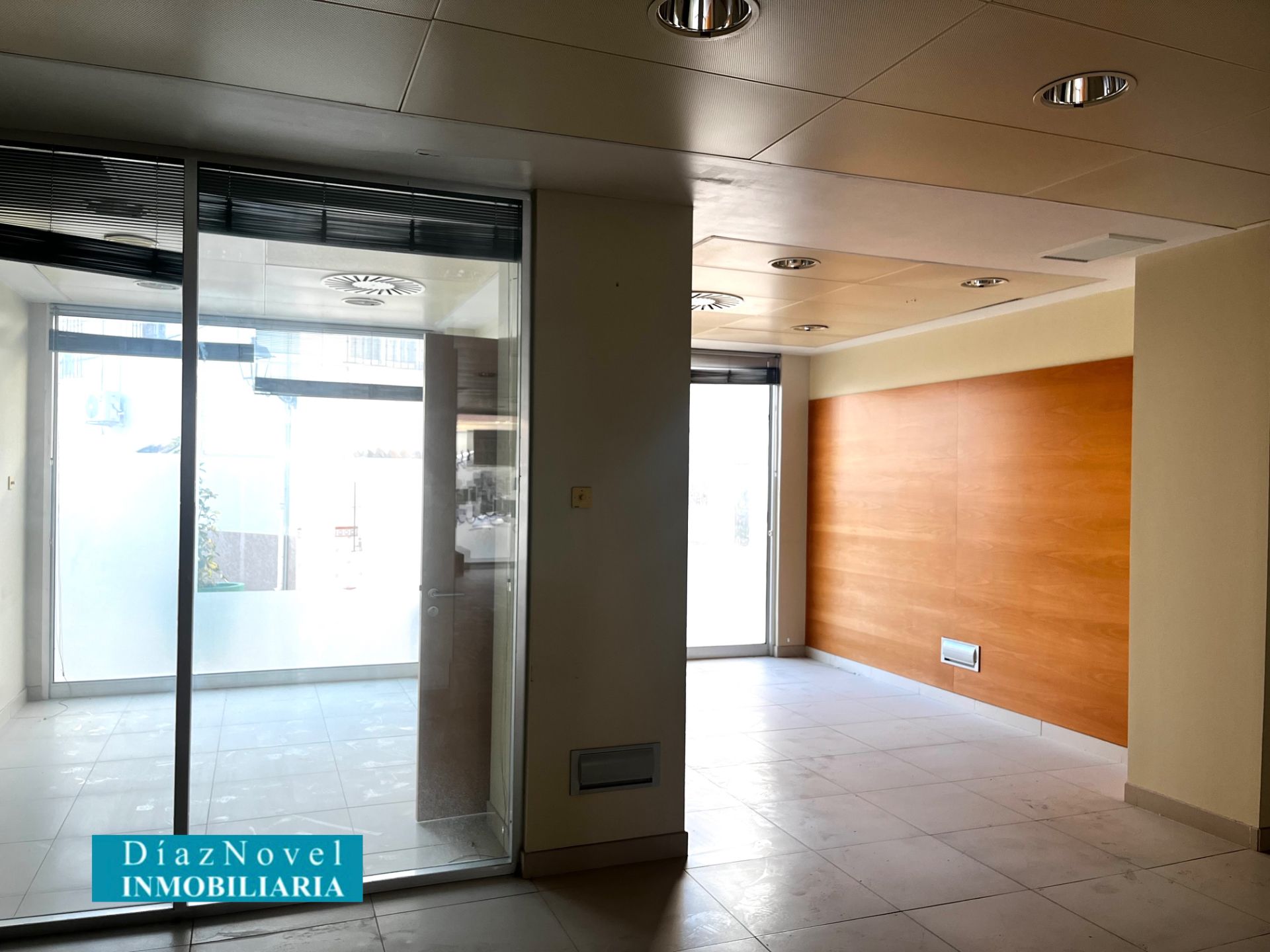 Premises for sale in Rincón de la Victoria  with Air Conditioner