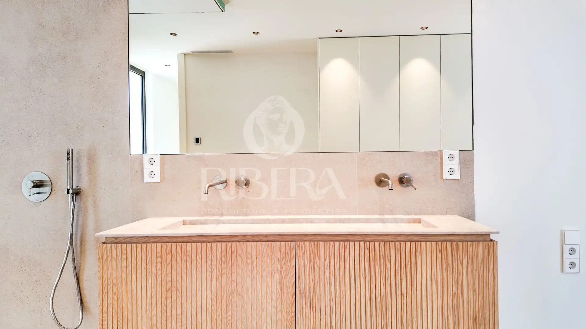Baño de Casa o chalet en venta en L'Eliana con Aire acondicionado, Calefacción y Jardín privado