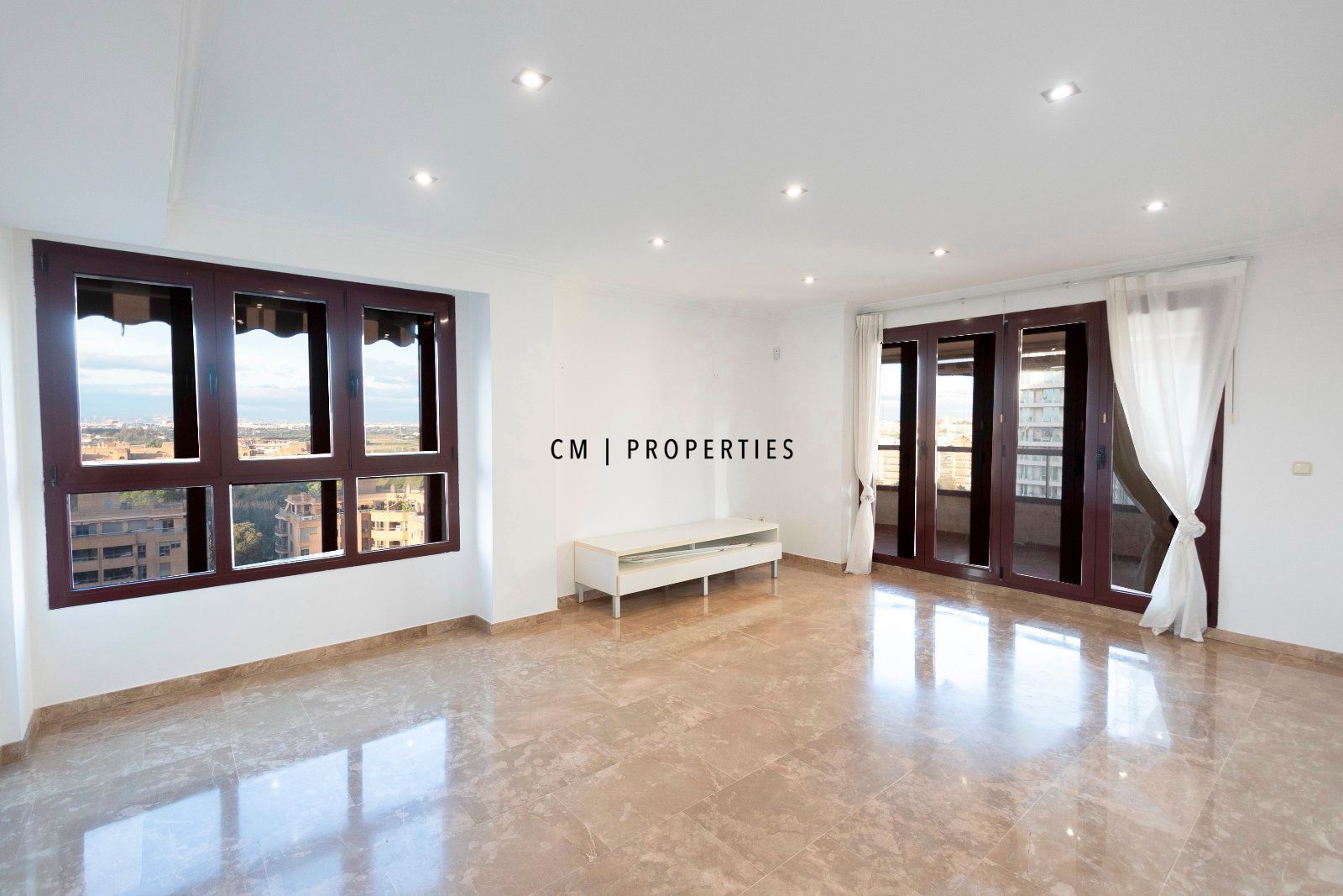 Exterior view of Flat for sale in  Valencia Capital  with Air Conditioner, Heating and Terrace