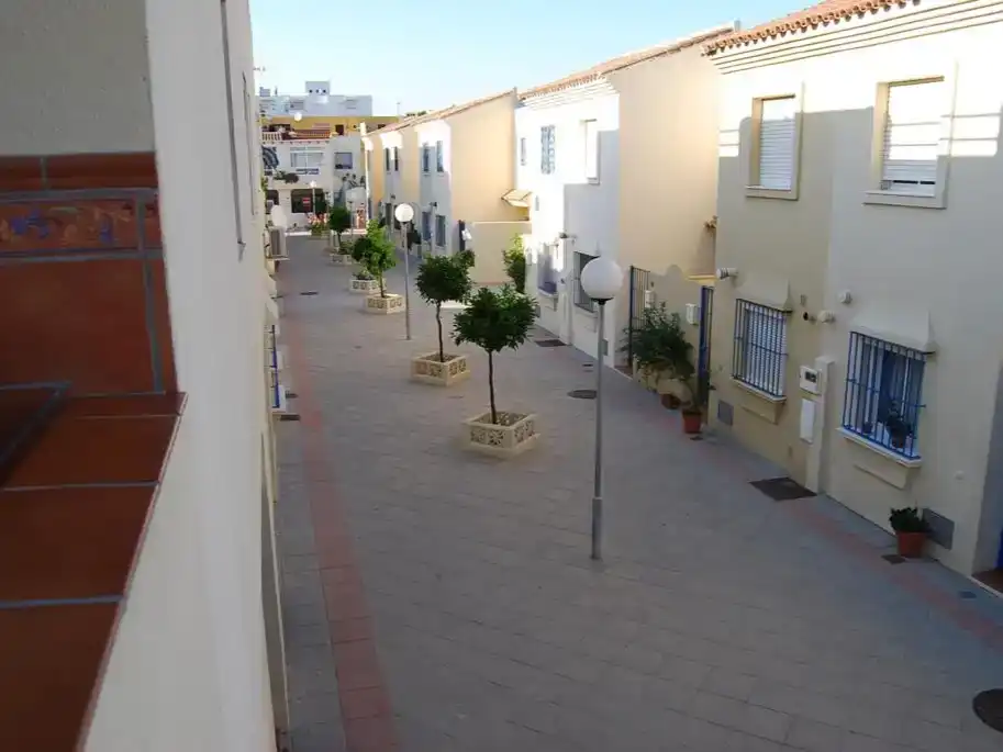 Vista exterior de Apartament de lloguer en Algeciras amb Piscina