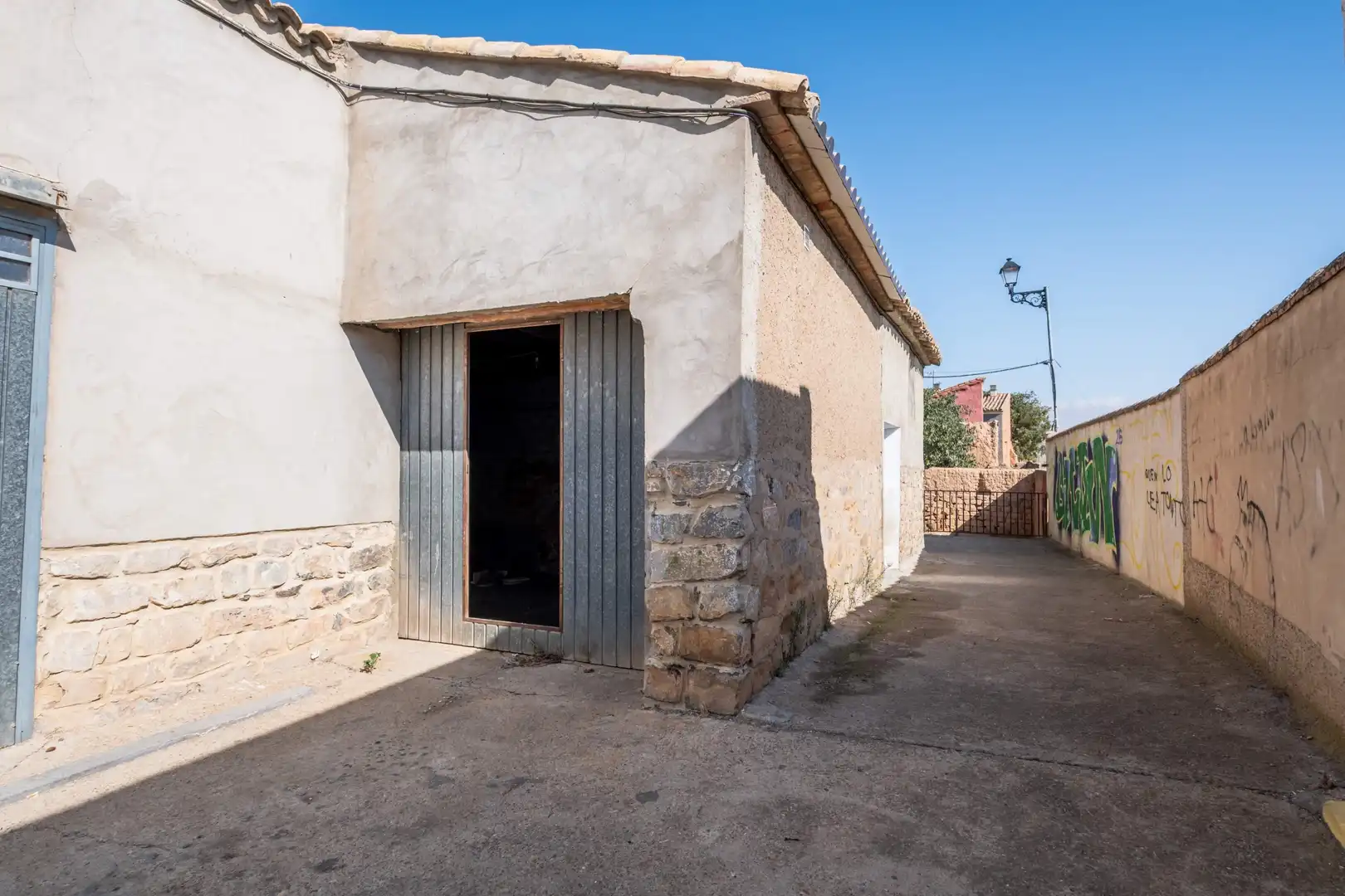 Exterior view of Houses for sale in Calatorao  with Air Conditioner, Terrace and Balcony