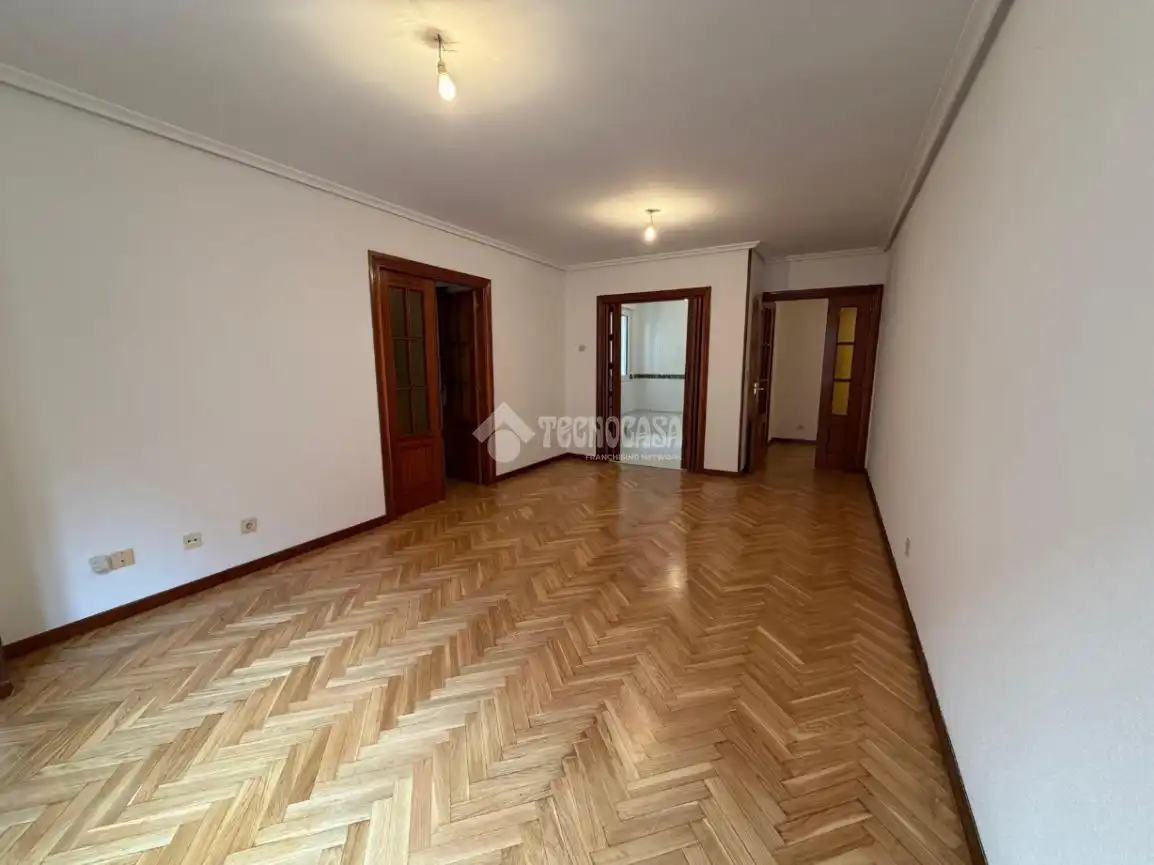 Sala d'estar de Pis en venda en Palencia amb Calefacció i Parquet