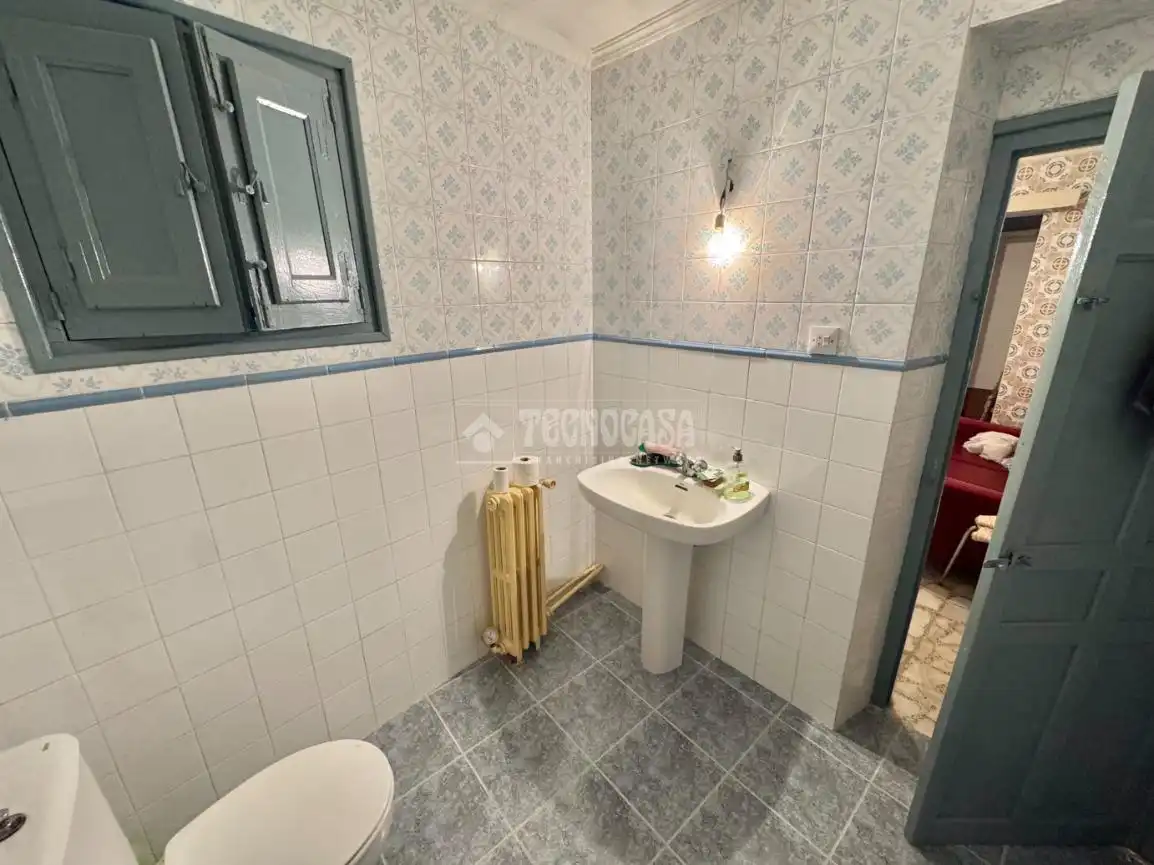Baño de Casa adosada en venta en Villanueva de Duero con Calefacción