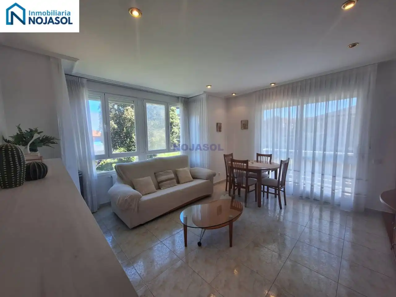 Sala de estar de Apartamento de alquiler en Noja con Calefacción, Terraza y Amueblado
