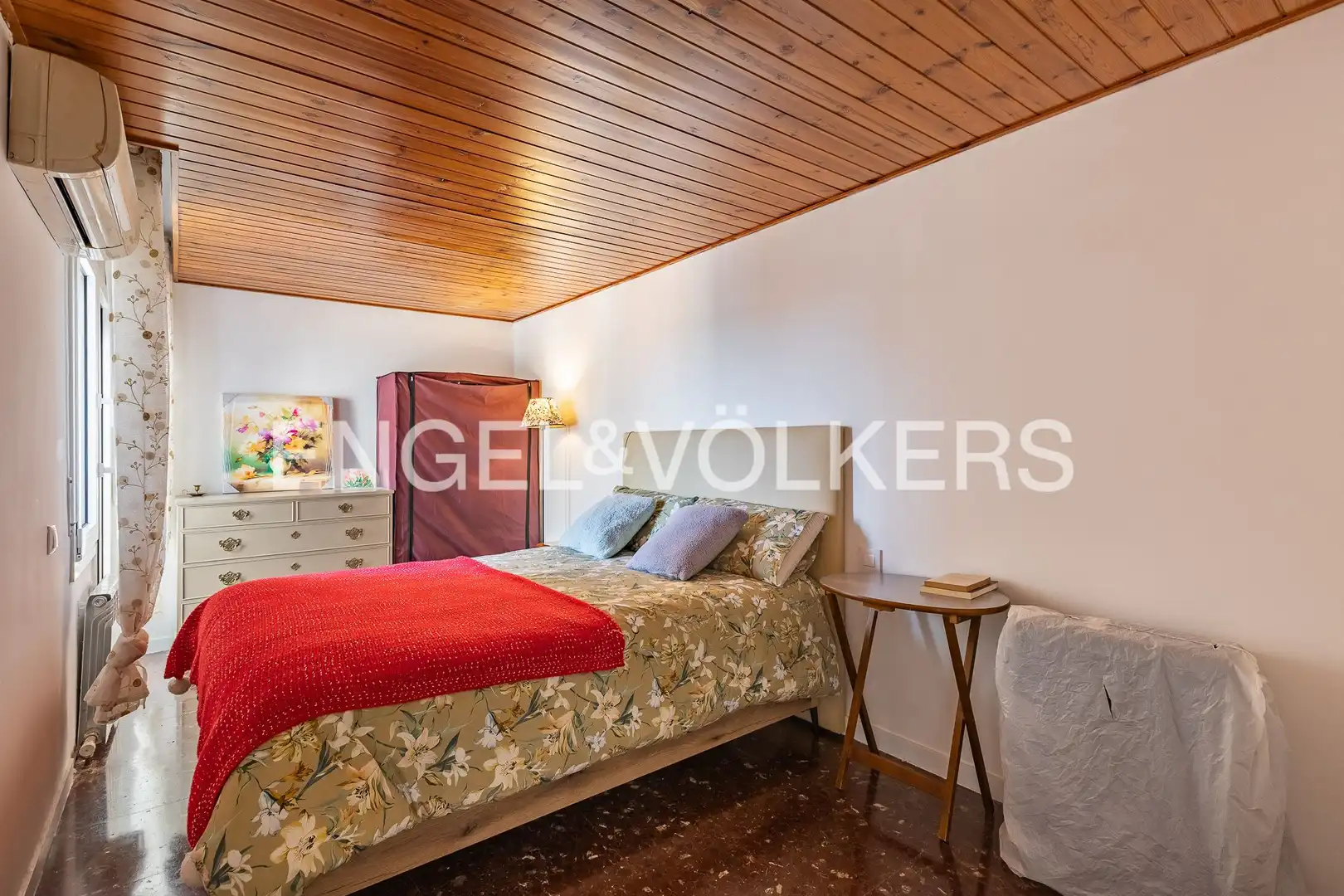 Habitación de Ático en venta en Sant Cugat del Vallès con Aire acondicionado, Calefacción y Terraza