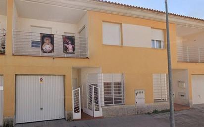 Vista exterior de Casa adosada en venda en Campo de Criptana amb Aire condicionat, Calefacció i Terrassa