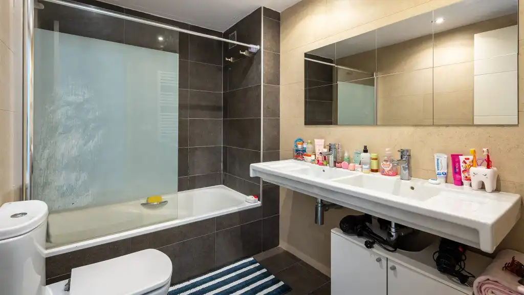 Bathroom of Apartments for sale in Calvià  with Air Conditioner, Terrace and Storage room