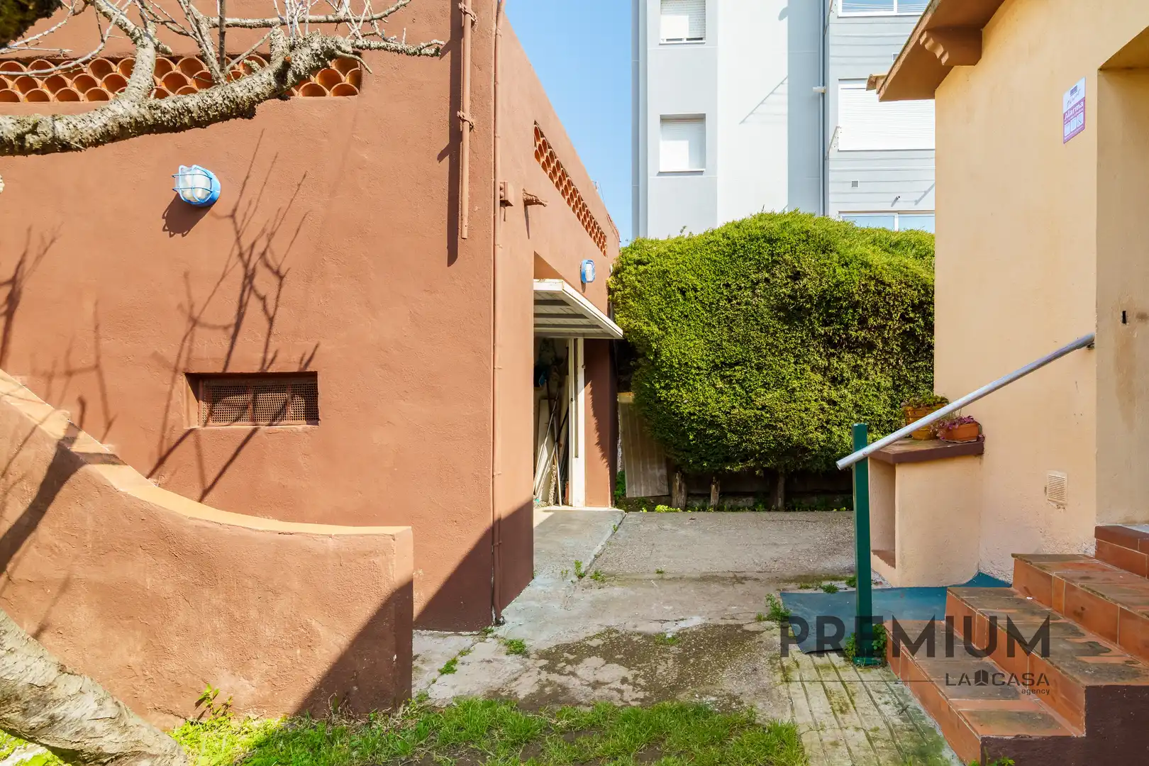 Vista exterior de Casa o chalet en venta en Castelldefels con Terraza y Balcón