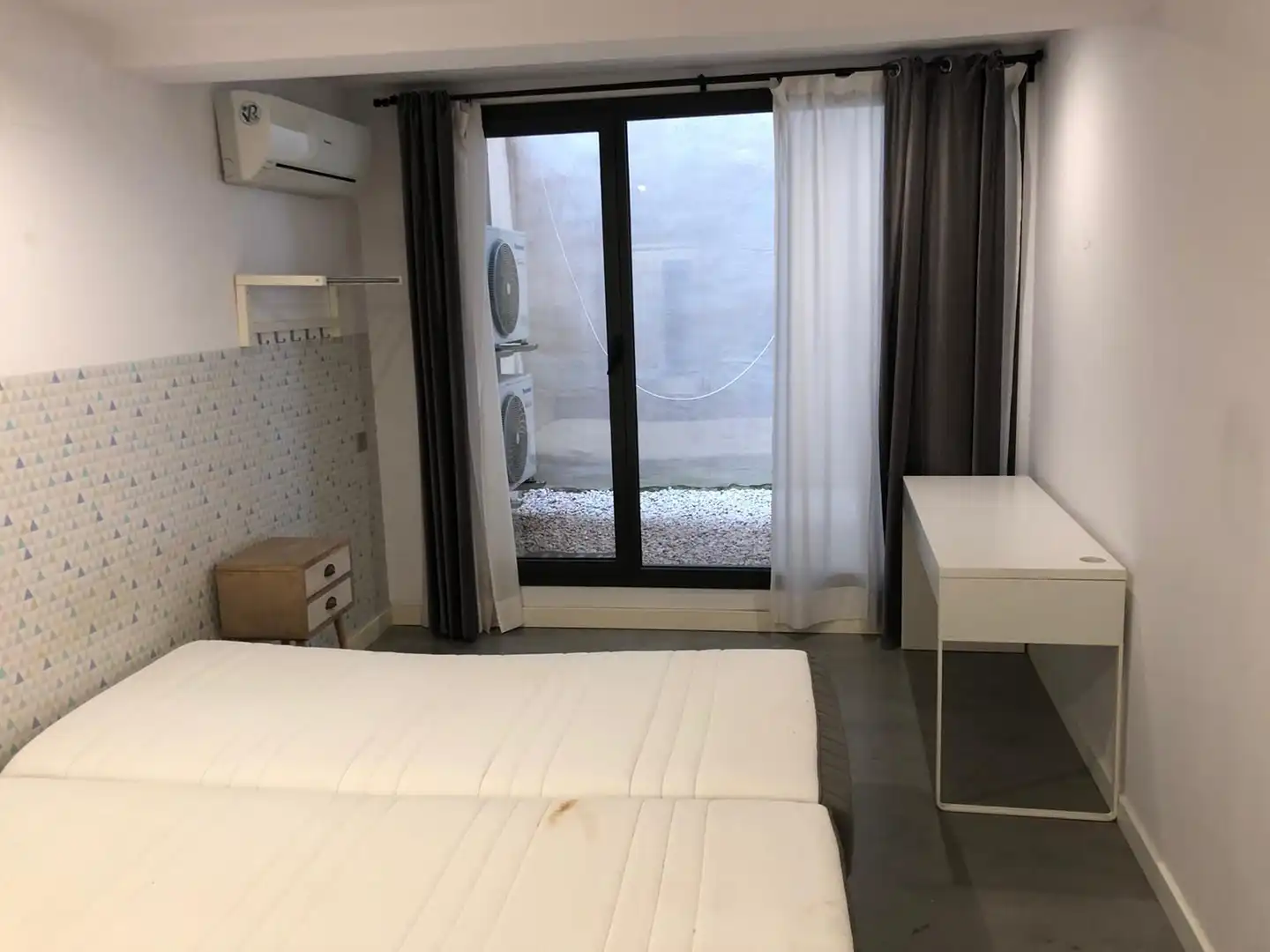 Schlafzimmer von Wohnung zur Miete in Barcelona mit Klimaanlage, Möbliert und Ofen