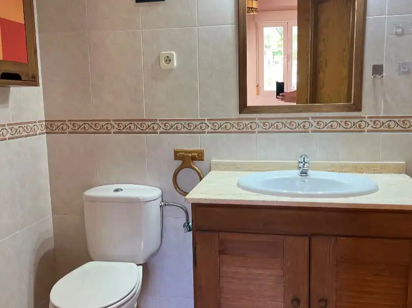 Bany de Casa o xalet en venda en Miraflores de la Sierra amb Terrassa
