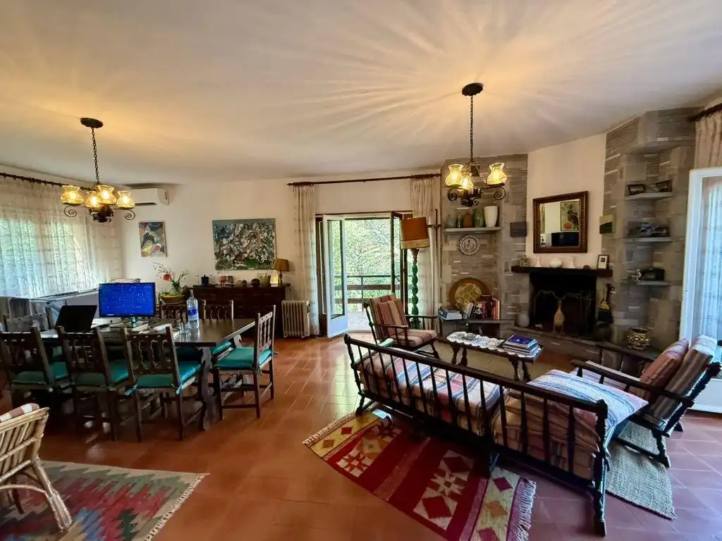 Comedor de Finca rústica en venta en Castell d'Aro, Platja d'Aro i s'Agaró con Aire acondicionado, Calefacción y Jardín privado