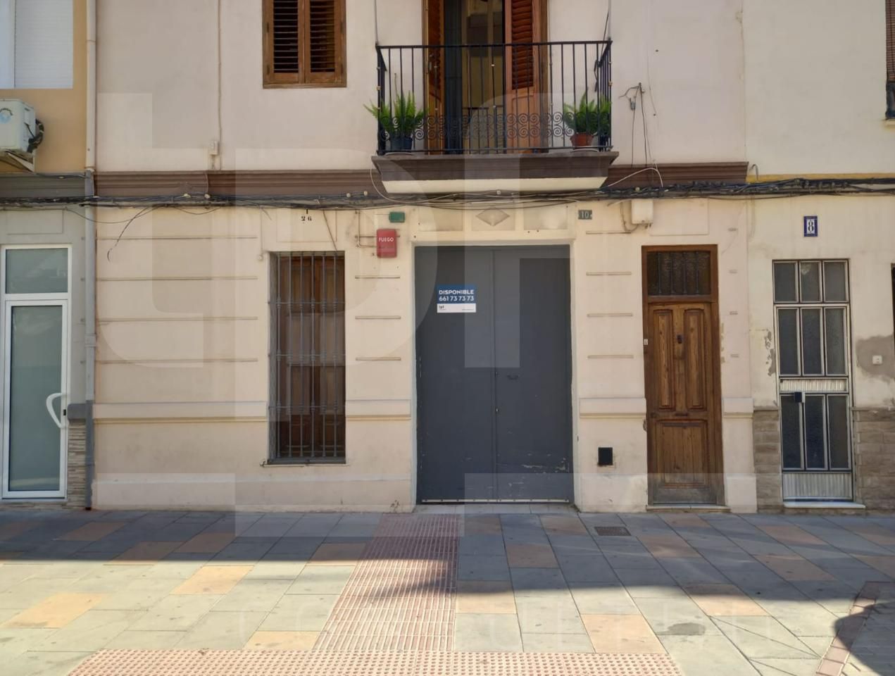 Vista exterior de Nau industrial en venda en Mislata