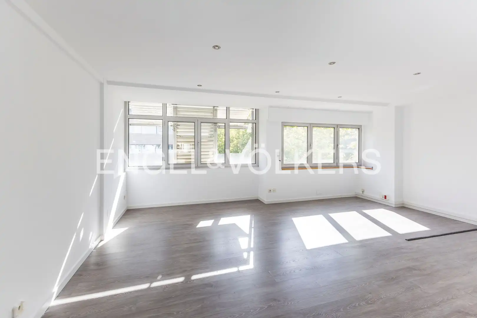 Wohnzimmer von Wohnung zur Miete in Madrid mit Heizung und Privatgarten