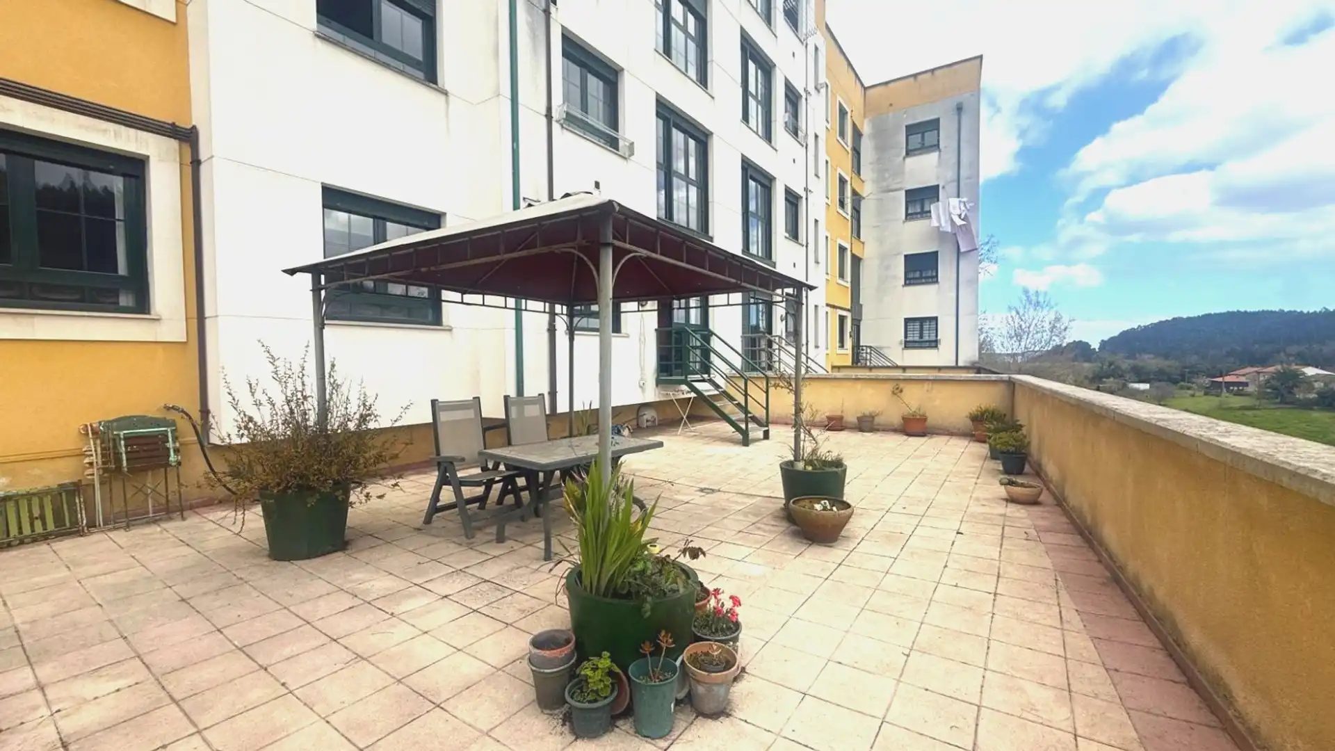 Terrasse von Wohnung zum Verkauf in Castrillón mit Terrasse, Abstellraum und Möbliert