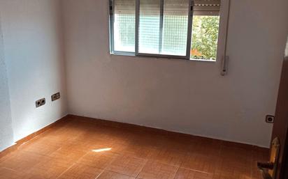 Bedroom of Flat for sale in  Madrid Capital  with Air Conditioner