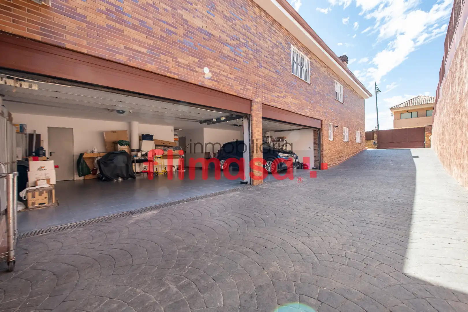Parking of Houses for sale in Villaviciosa de Odón  with Air Conditioner, Heating and Private garden