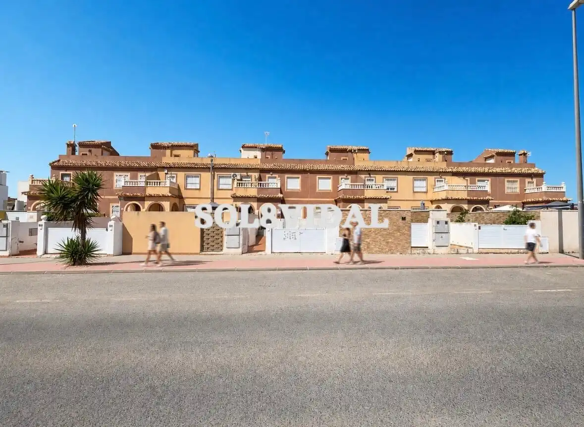 Vista exterior de Casa o chalet en venta en Murcia con Aire acondicionado, Amueblado y Balcón
