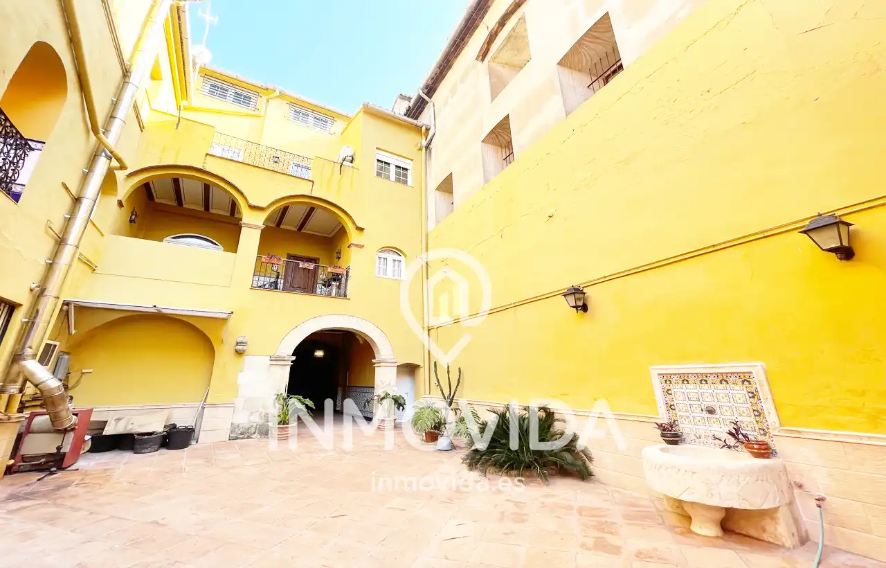 Exterior view of Houses for sale in Xàtiva  with Air Conditioner, Terrace and Furnished