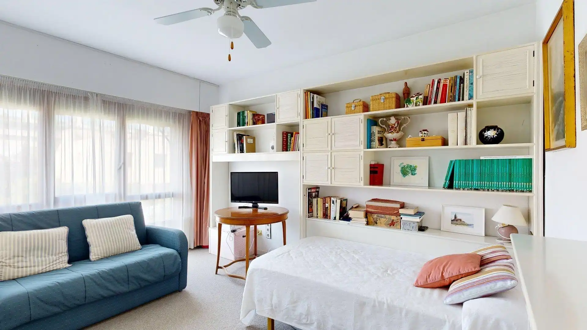 Habitación de Casa o chalet en venta en Zaragoza con Aire acondicionado, Calefacción y Jardín privado