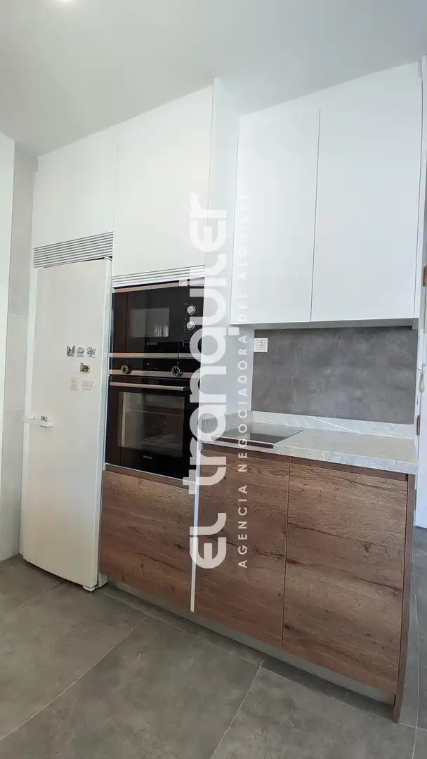 Küche von Wohnung zum Verkauf in Madrid mit Klimaanlage, Parkett und Terrasse