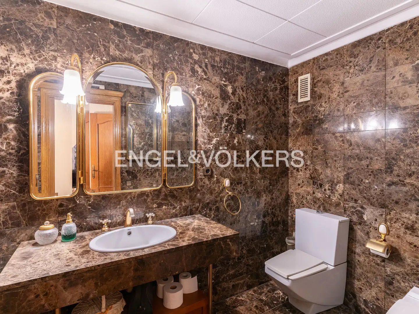 Baño de Casa o chalet en venta en Mollet del Vallès con Aire acondicionado, Calefacción y Jardín privado