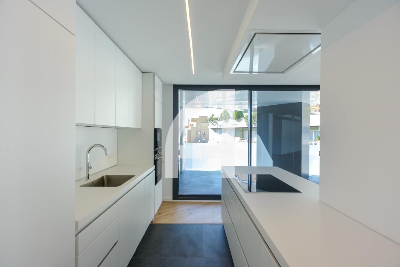 Cuina de Àtic en venda en Girona Capital amb Aire condicionat, Calefacció i Terrassa