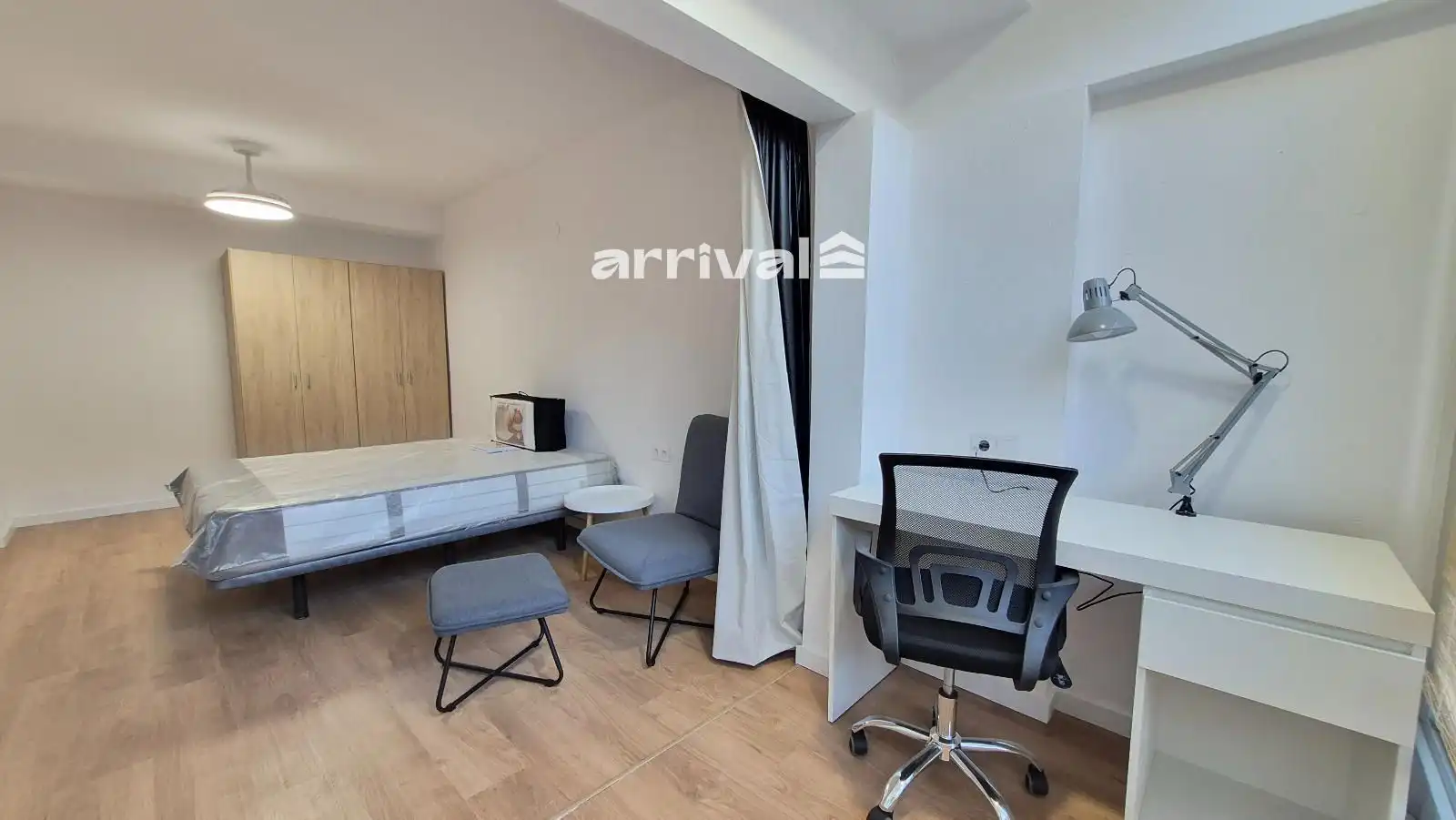 Schlafzimmer von Wohnung zur untervermieten in Valencia mit Heizung, Terrasse und Möbliert