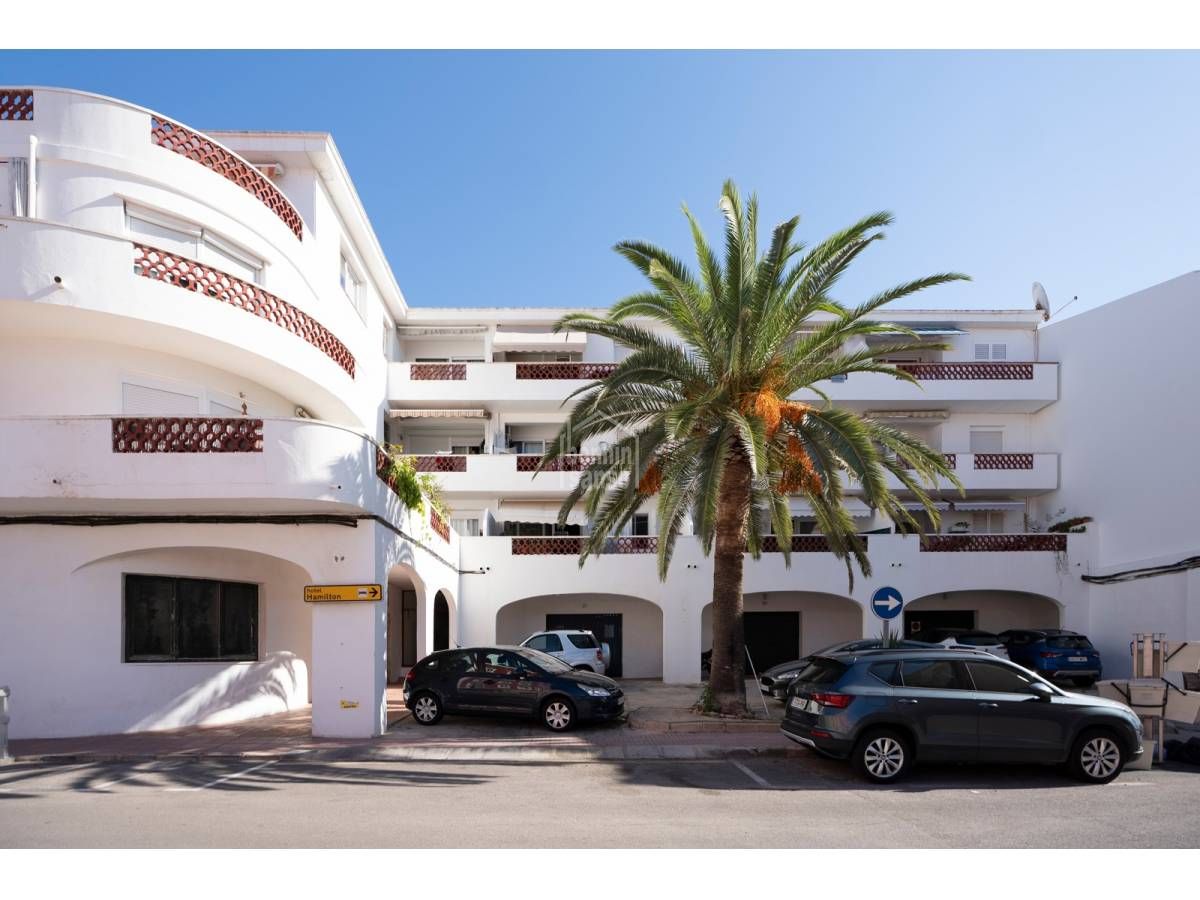Vista exterior de Apartament en venda en Es Castell amb Terrassa