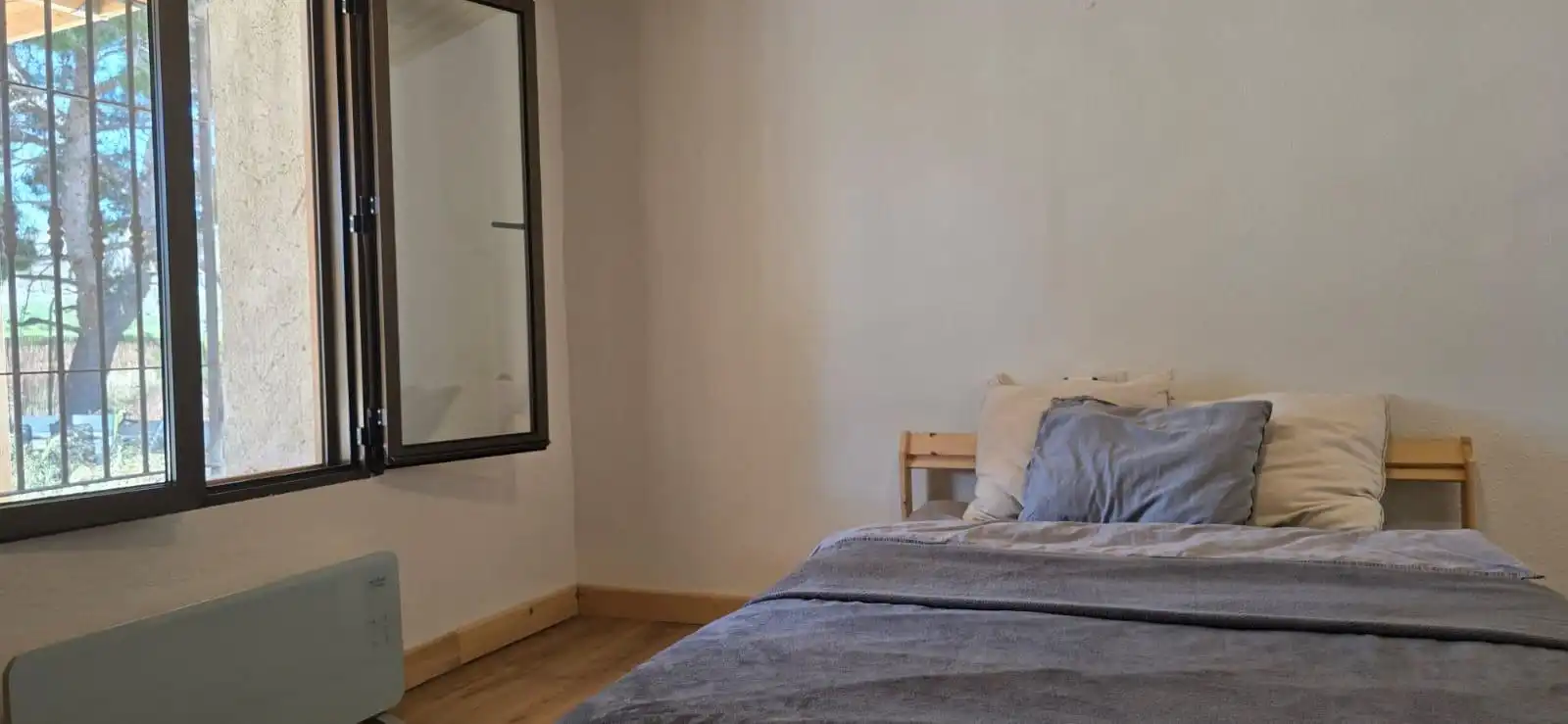 Habitación de Casa o chalet en venta en Fuente Álamo de Murcia con Aire acondicionado, Calefacción y Jardín privado