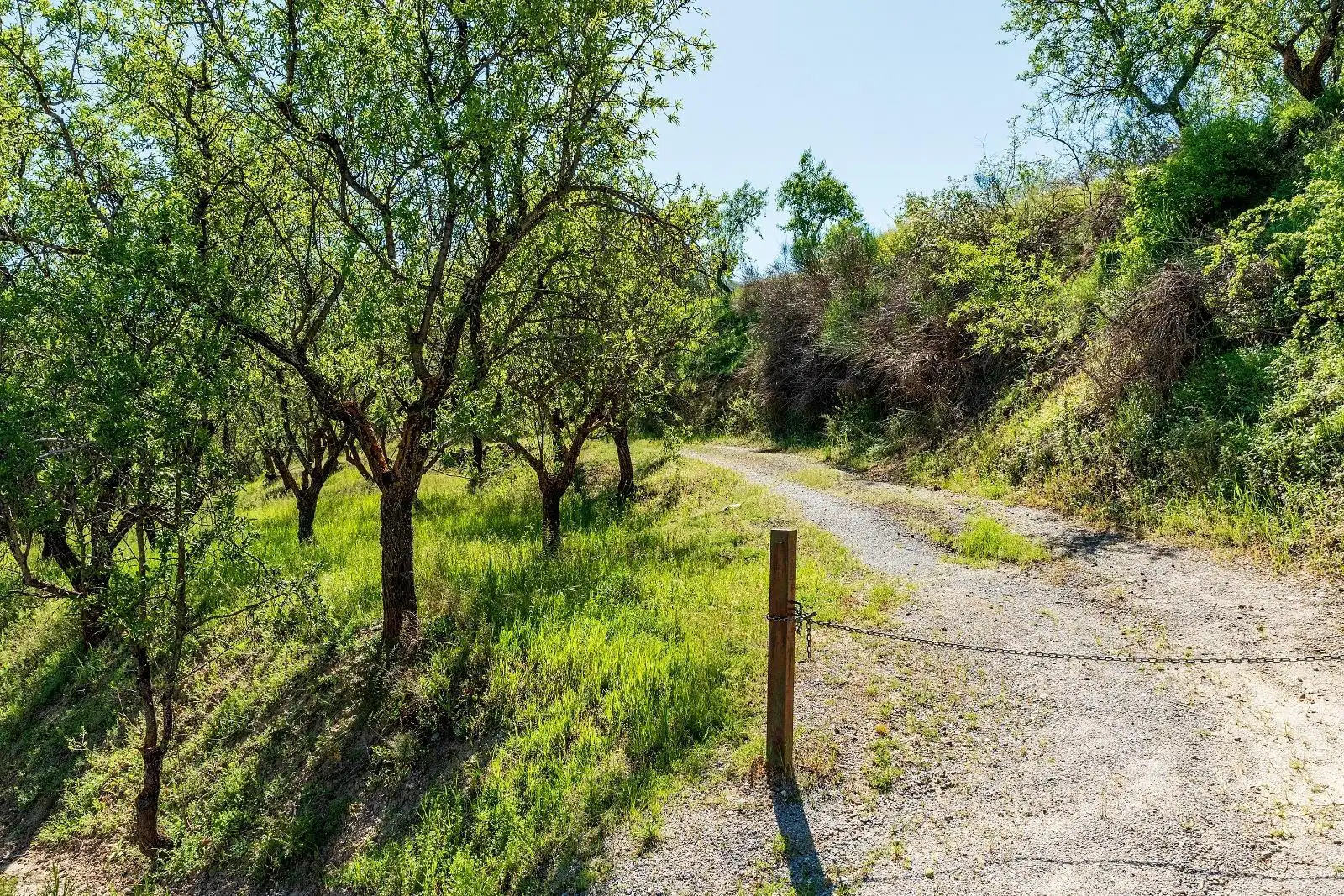 Außenansicht von Country house zum Verkauf in Pinos Genil