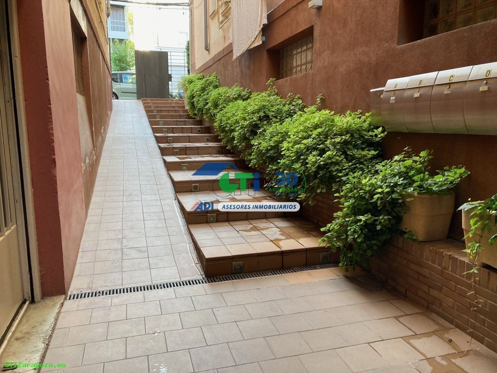 Terrassa de Oficina de lloguer en  Zaragoza Capital