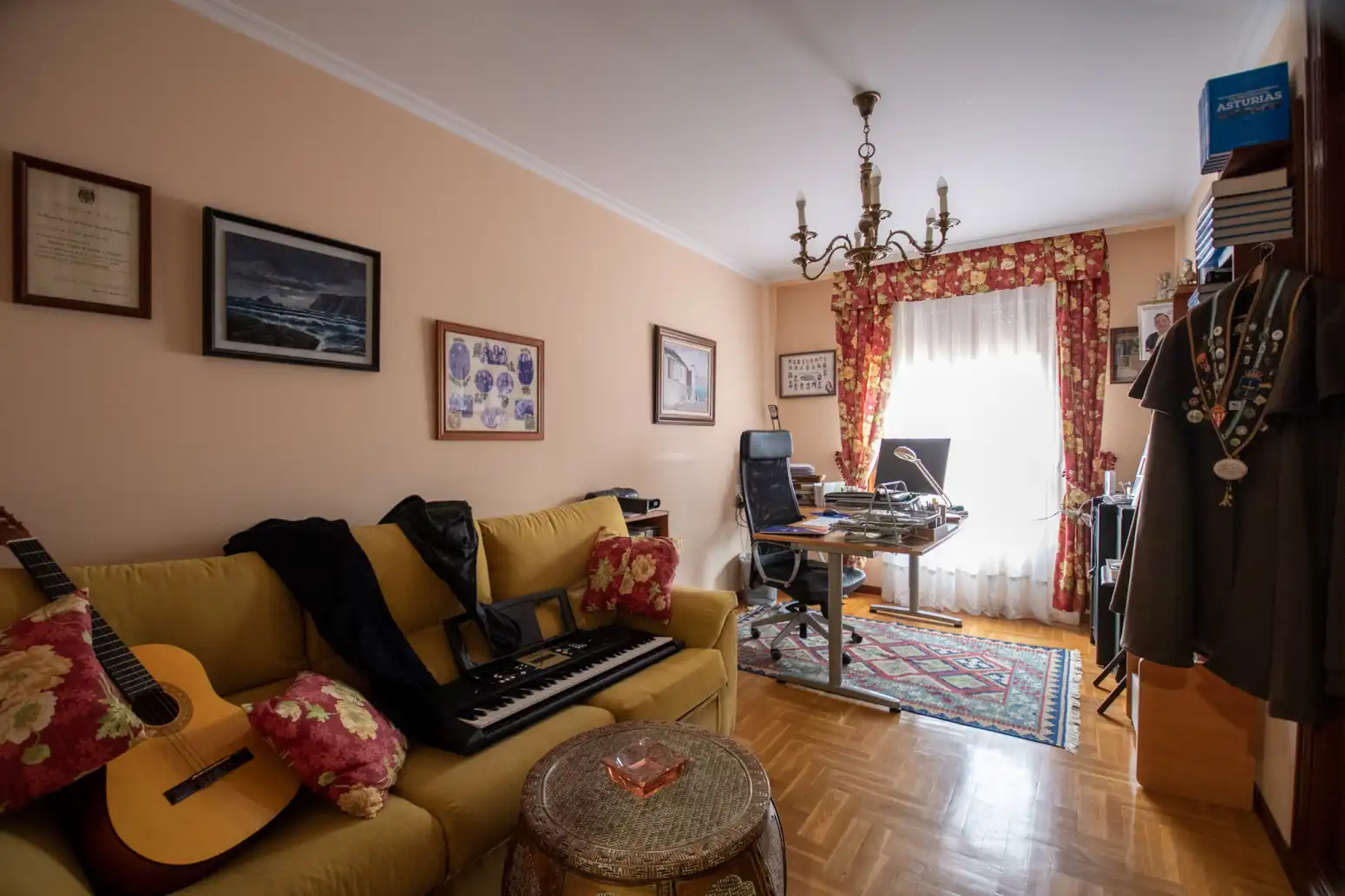 Sala de estar de Piso en venta en Villaviciosa con Calefacción, Parquet y Trastero