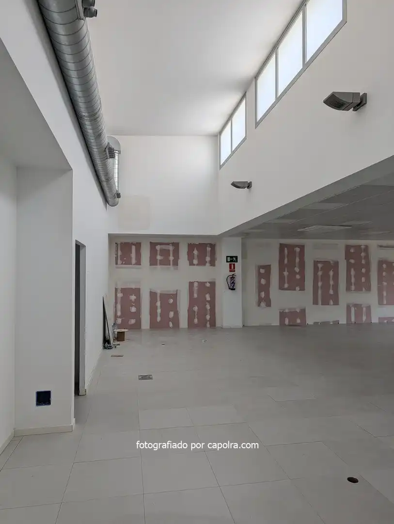 Büro zur Miete in Barcelona mit Klimaanlage, Heizung und Abstellraum