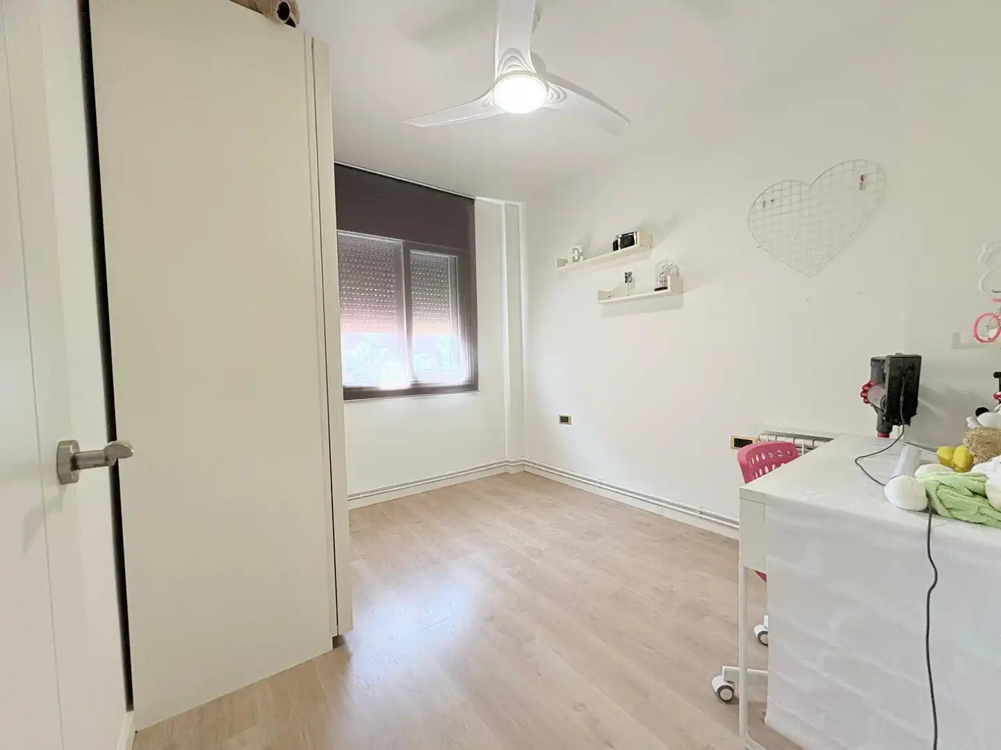 Dormitori de Casa adosada en venda en Sabadell amb Aire condicionat, Calefacció i Terrassa