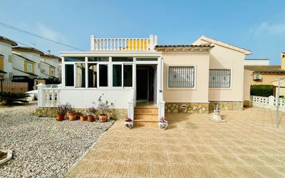 Vista exterior de Casa o xalet en venda en Orihuela amb Terrassa